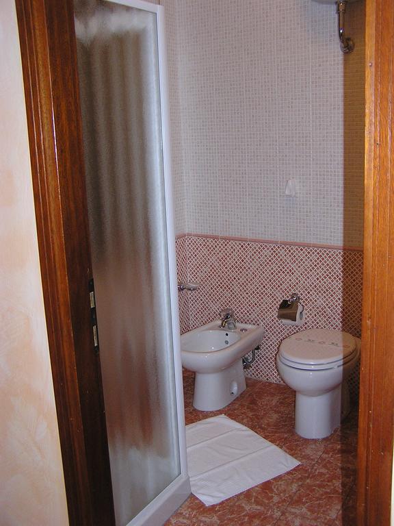 Hotel Mistral Portoscuso Δωμάτιο φωτογραφία