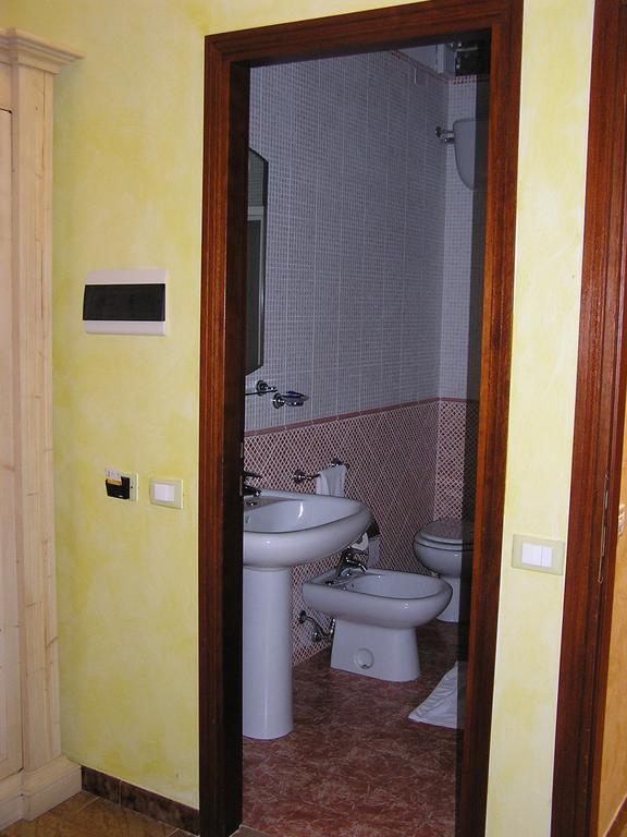 Hotel Mistral Portoscuso Δωμάτιο φωτογραφία