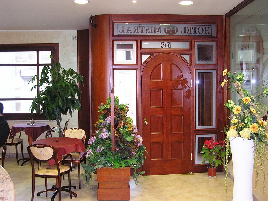 Hotel Mistral Portoscuso Εξωτερικό φωτογραφία