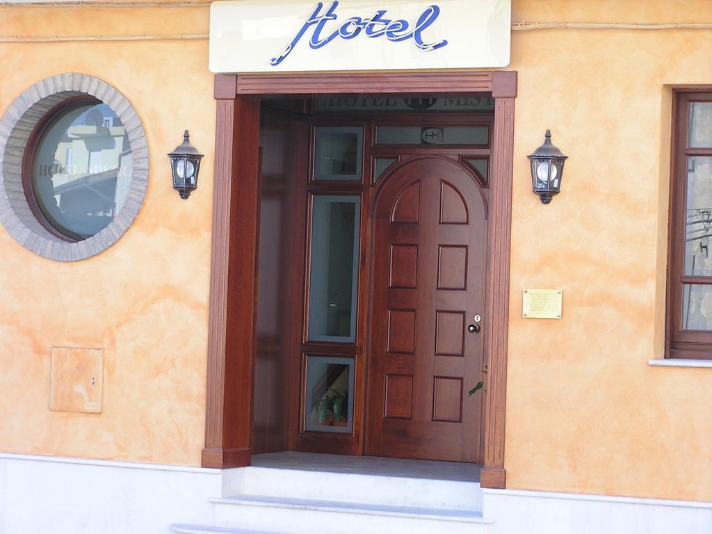 Hotel Mistral Portoscuso Εξωτερικό φωτογραφία