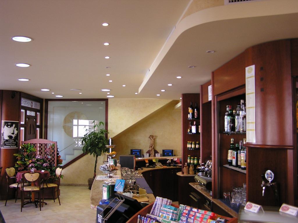 Hotel Mistral Portoscuso Εξωτερικό φωτογραφία